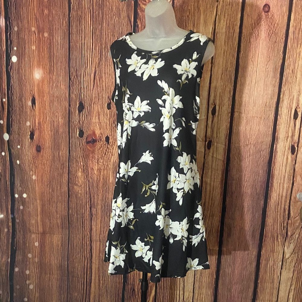 Floral Black and White Dress,Large, LARGE, 15D-111D051
